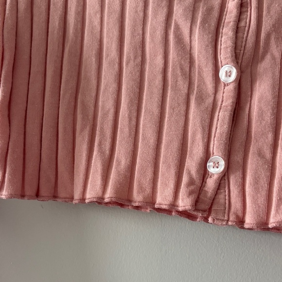 Pink Ribbed Button-Up Crop Top with v neckline and long sleeves NWOT - Picture 4 of 7